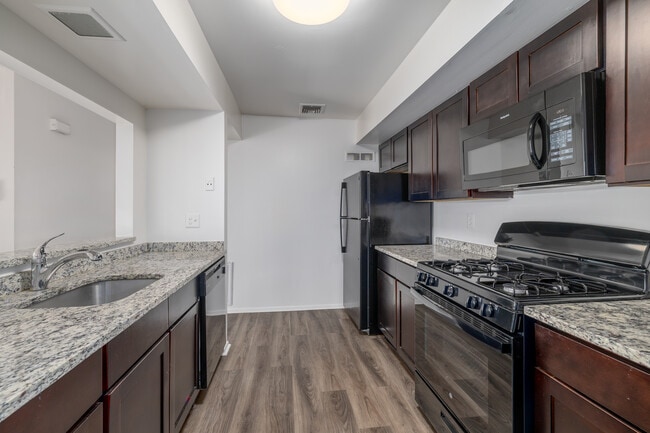 Oxford Arms in Edison, NJ - Foto de edificio - Interior Photo