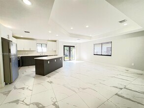 2518 NW 9th Pl in Fort Lauderdale, FL - Building Photo - Building Photo