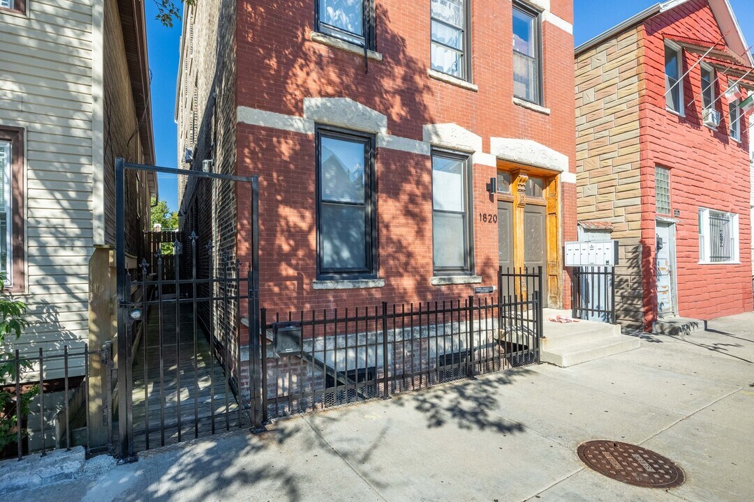 1820 S Allport St in Chicago, IL - Building Photo