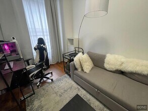 360 W 53rd St, Unit 1E in New York, NY - Building Photo - Building Photo