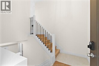 849-REAR Ford Blvd in Windsor, ON - Building Photo - Building Photo