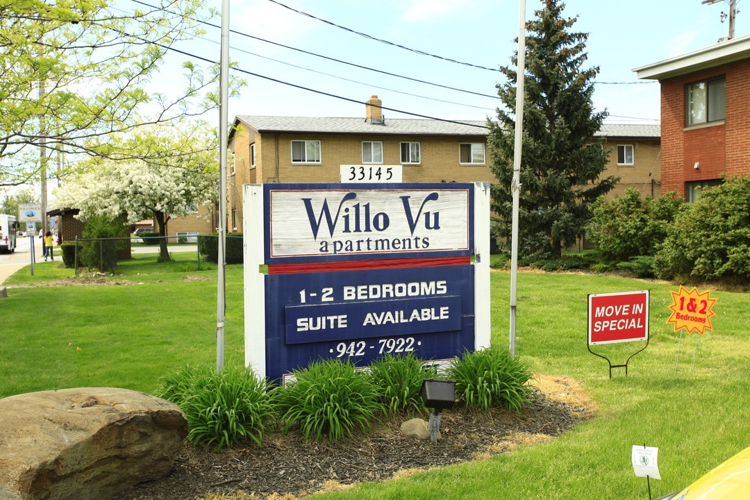 Willo Vu Apartments in Willowick, OH - Building Photo