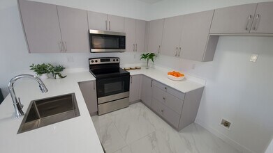 441 E 23rd St in Hialeah, FL - Building Photo - Building Photo