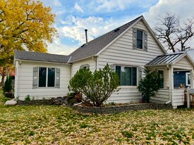 309 10th St NW in Austin, MN - Building Photo