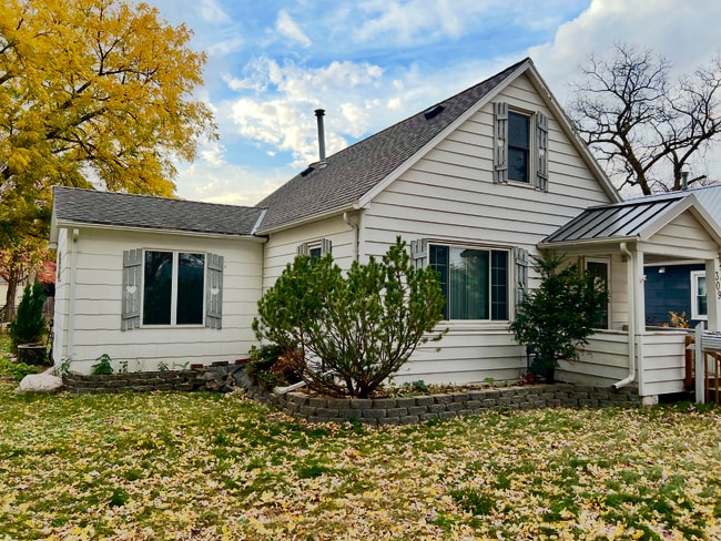 property at 309 10th St NW