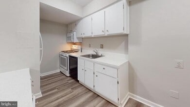 2607 Wagon Dr in Alexandria, VA - Building Photo - Building Photo