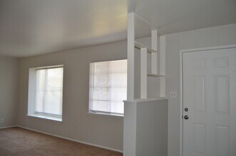 2156 57th Ave in Sacramento, CA - Building Photo - Building Photo