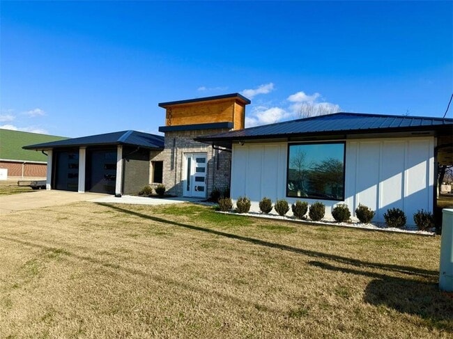 303 S Promenade Blvd in Rogers, AR - Building Photo - Building Photo