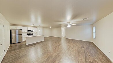 825 Leisure Dr in Midwest City, OK - Building Photo - Building Photo