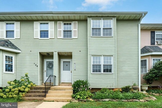 property at 132 E Green Valley Cir
