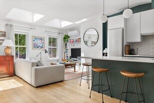 201 W Springfield St, Unit 3 in Boston, MA - Building Photo