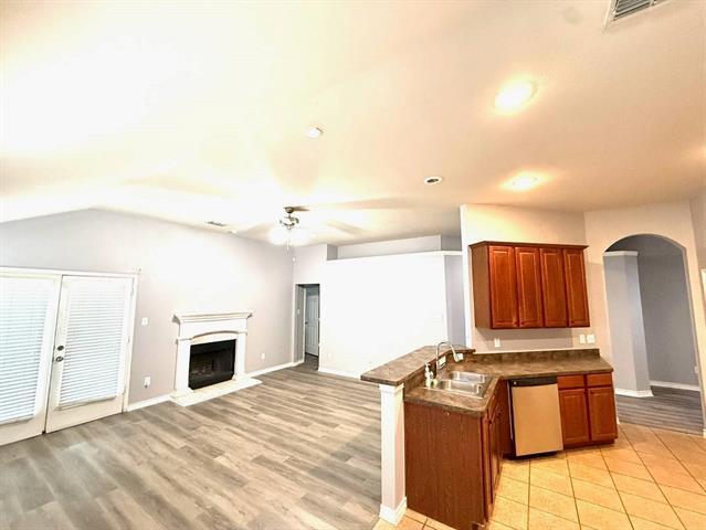 7008 Seton Hall Dr in Fort Worth, TX - Building Photo - Building Photo