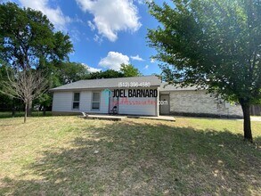 1414 Clyde St in San Marcos, TX - Building Photo - Building Photo