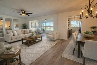 9950 62nd Ter in St. Petersburg, FL - Building Photo - Building Photo