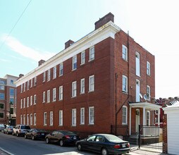 421 W Grace St in Richmond, VA - Foto de edificio - Building Photo