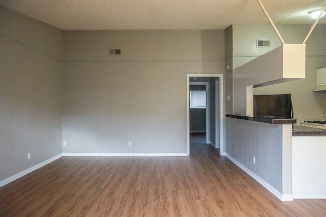 property at 616 W 51st St