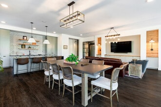 Bottling Plant in Frederick, MD - Foto de edificio - Building Photo