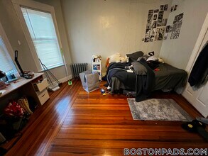 30 Adams St in Medford, MA - Foto de edificio - Building Photo