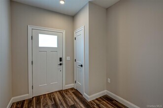 1 Conklin St in Farmingdale, NY - Building Photo - Building Photo