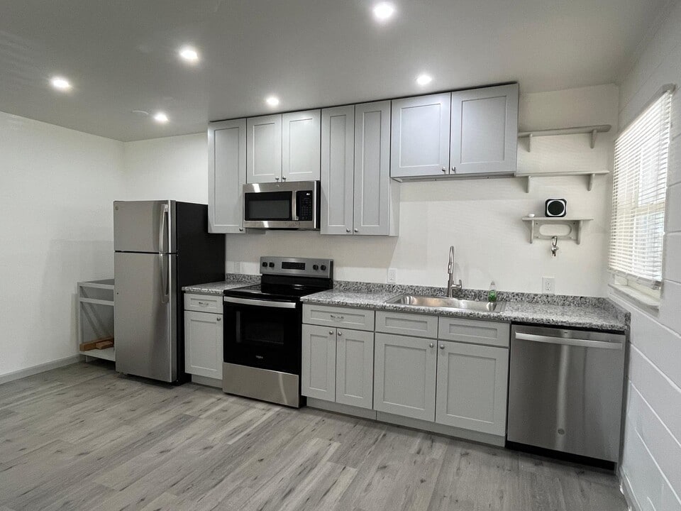 618 NE 11th St in Crystal River, FL - Building Photo