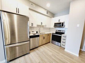 856 Secord Blvd NW in Edmonton, AB - Building Photo