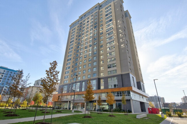 Hespeler House in Waterloo, ON - Foto de edificio - Building Photo