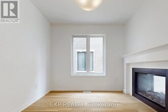 1190 Tanbark Ave in Oakville, ON - Building Photo - Building Photo
