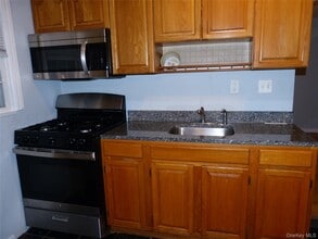 154 Buena Vista Rd in New City, NY - Building Photo - Building Photo