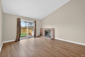 4533 Hillview Ct in Rohnert Park, CA - Building Photo - Building Photo