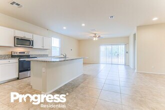 7854 W Forest Grove Ave in Phoenix, AZ - Building Photo - Building Photo