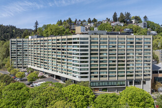 Parkview at Terwilliger Plaza in Portland, OR - Building Photo - Building Photo