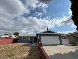 8447 Carlton Oaks Dr in Santee, CA - Building Photo