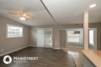 7525 Pheasant Run Dr in Jacksonville, FL - Foto de edificio - Building Photo