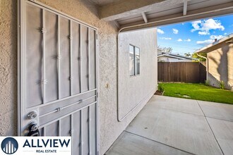 1751 Westminster Ave in Costa Mesa, CA - Building Photo - Building Photo