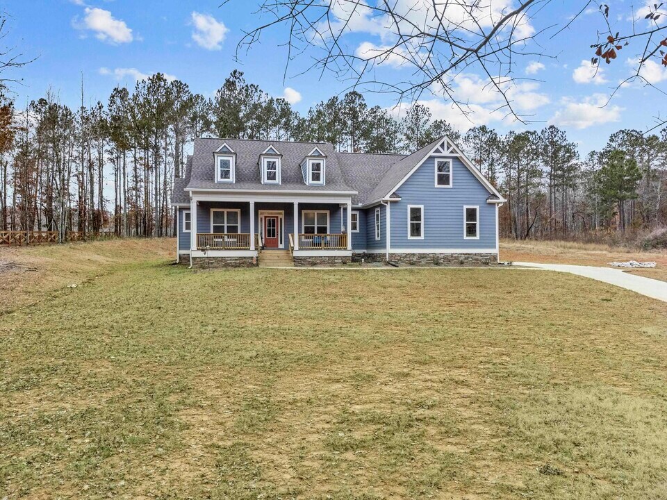 124 Long Shoals Rd in Eatonton, GA - Building Photo