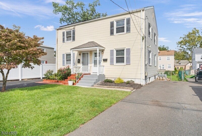 612 Thomas Pl in Bound Brook, NJ - Building Photo