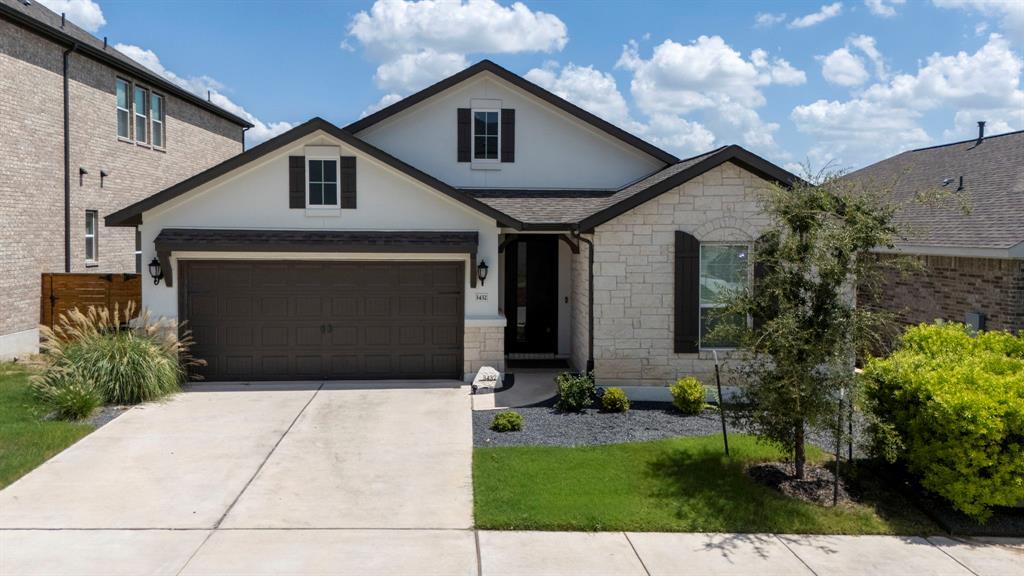 3432 Charade Dr in Leander, TX - Foto de edificio