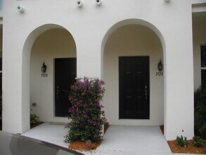 1928 Vía Granada-Unit -128 in Boynton Beach, FL - Building Photo - Building Photo