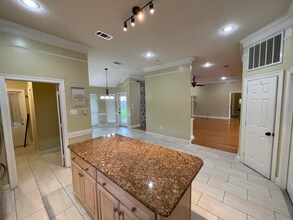 662 Rue Orleans in Mandeville, LA - Building Photo - Building Photo