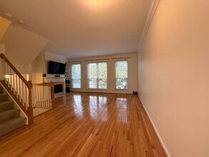 6020 Lincolnia Rd in Alexandria, VA - Foto de edificio - Building Photo