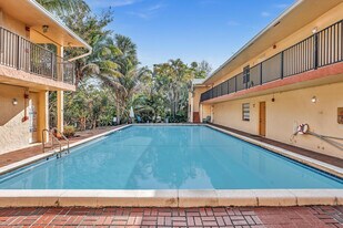 1826 N Dixie Hwy in Fort Lauderdale, FL - Building Photo