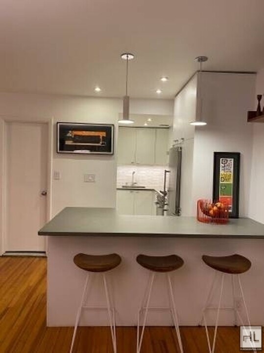 632 West End Ave in New York, NY - Building Photo