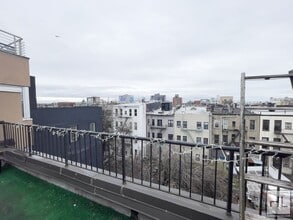 3BR 1BA Skylit w/ Private Rooftop Terrace, Unit 4B in Brooklyn, NY - Building Photo - Building Photo