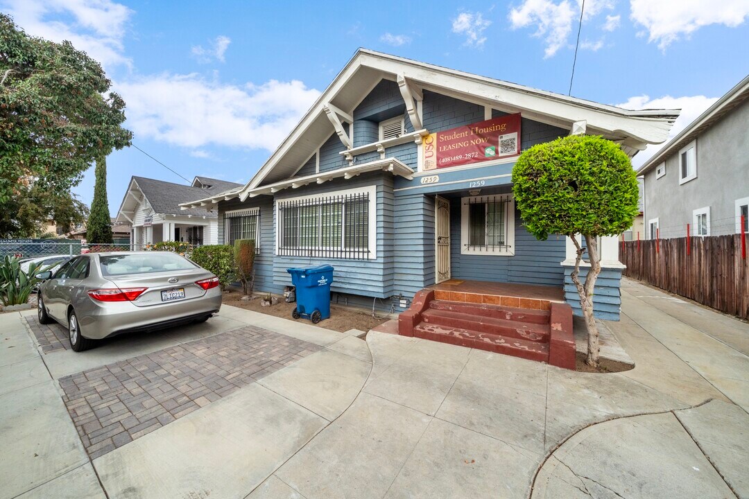 1259 W 35th St, Unit studio in Los Angeles, CA - Foto de edificio