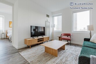 70 W 45th St in New York, NY - Building Photo - Building Photo