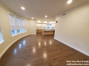 39 Herrick Rd, Unit 101 in Newton, MA - Foto de edificio - Building Photo