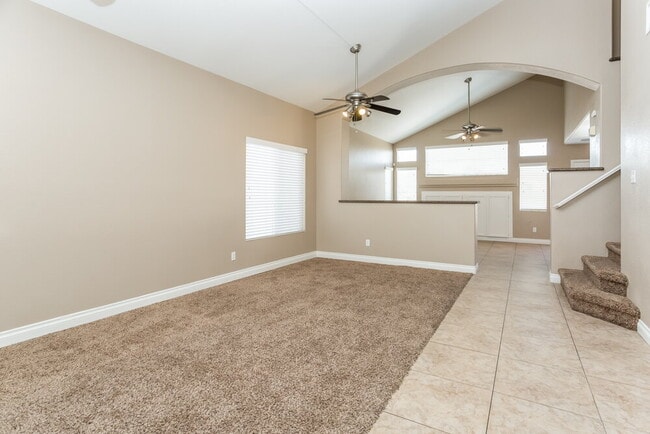 4455 Scarlet Sea Ave in North Las Vegas, NV - Foto de edificio - Building Photo