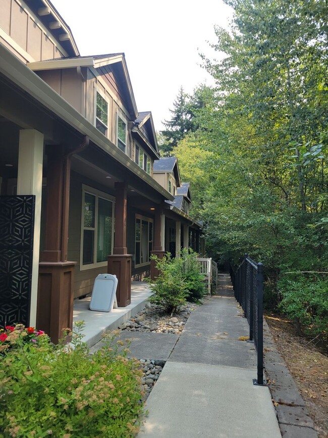 7107 Monroe Ln NE in Lacey, WA - Building Photo - Building Photo
