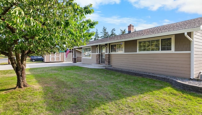 1372 Orchard Loop in Oak Harbor, WA - Building Photo - Building Photo