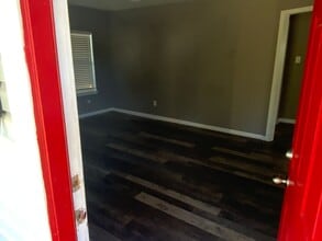 111 E Pine St in Benton, AR - Building Photo - Building Photo